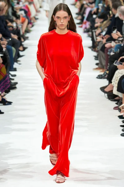 Look 48